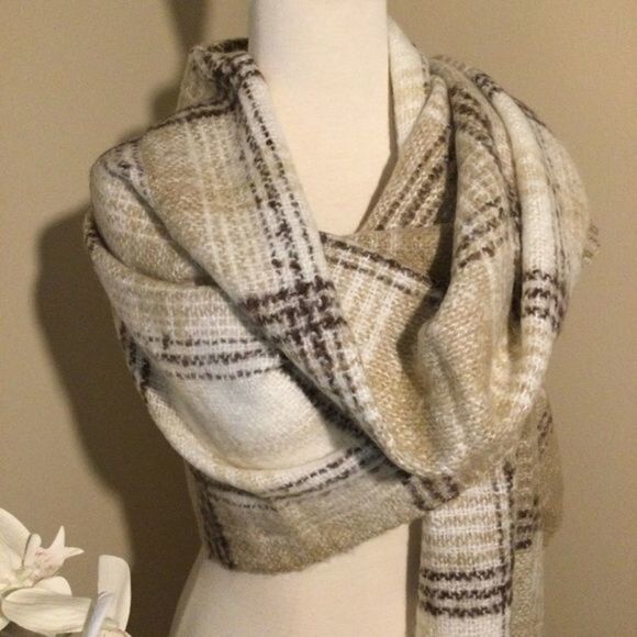 Charming Charlie Plaid Blanket Scarf Wrap - Picture 3 of 12